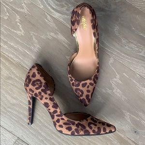 Mossimo Faux Suede Pointed Leopard Heels, size 9.5